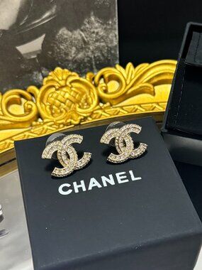 🍇🍇Chanel earrings🍇🍇